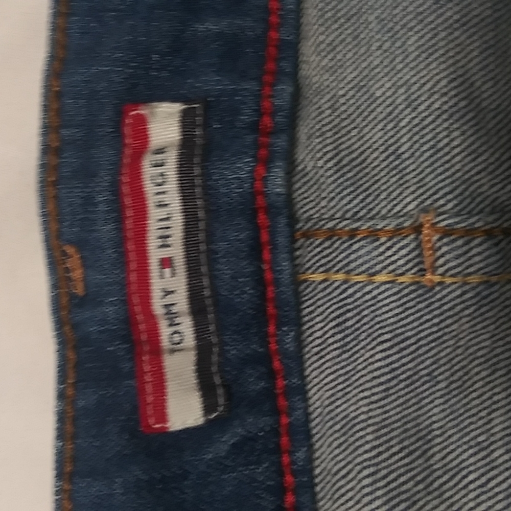 Tommy Hilfiger denim skirt. - Picture 6 of 12